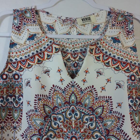 Verse Jory Split Neck White Mandala Patterned Sleeveless Top Blouse Size M - Picture 3 of 6